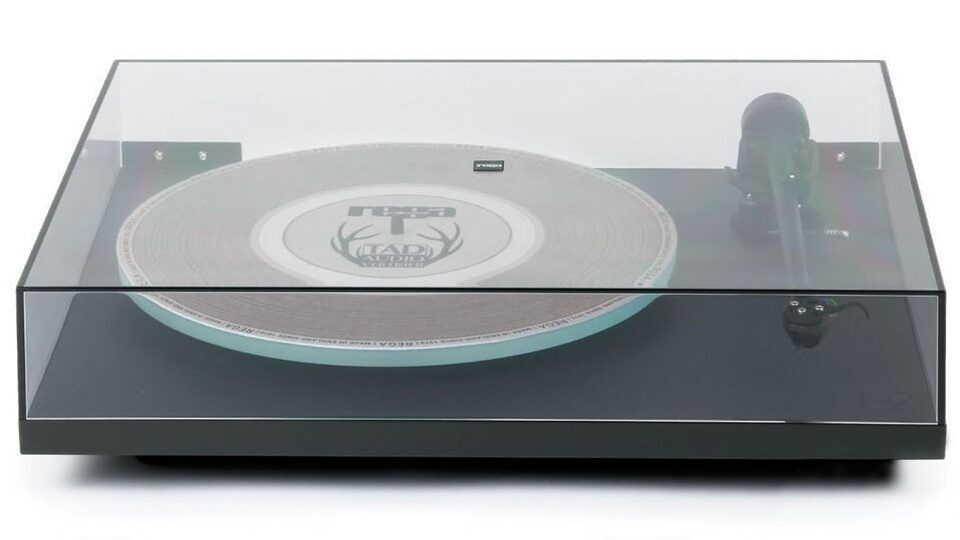 Rega выпустила специальную версию вертушки Planar 2 Limited by TAD для TAD Audiovertrieb GmbH