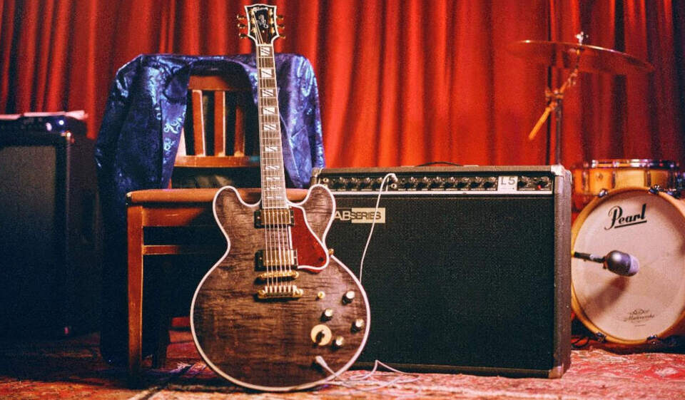 Gibson выпустила обновленную подписную гитару B.B. King Lucille в прозрачной отделке
