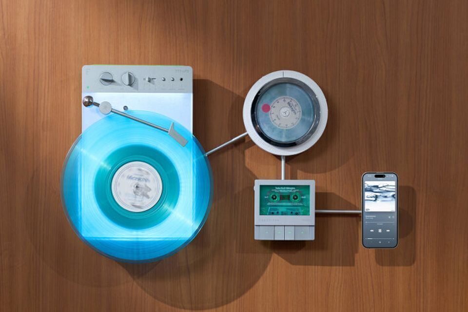 Ретро-аудиосетап Trettitre представлен в виде «атмосферной стены»