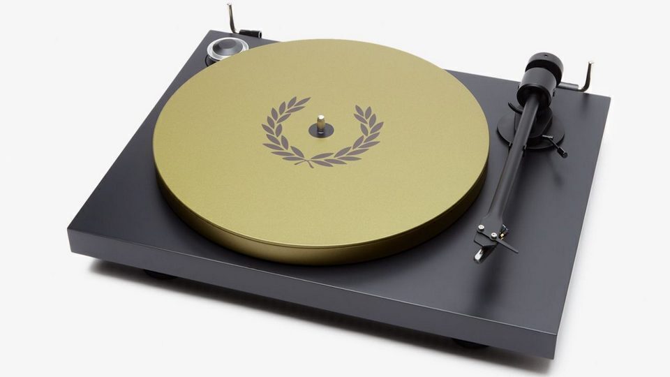Pro-Ject X Fred Perry Record Deck: проигрыватель винила от кутюр