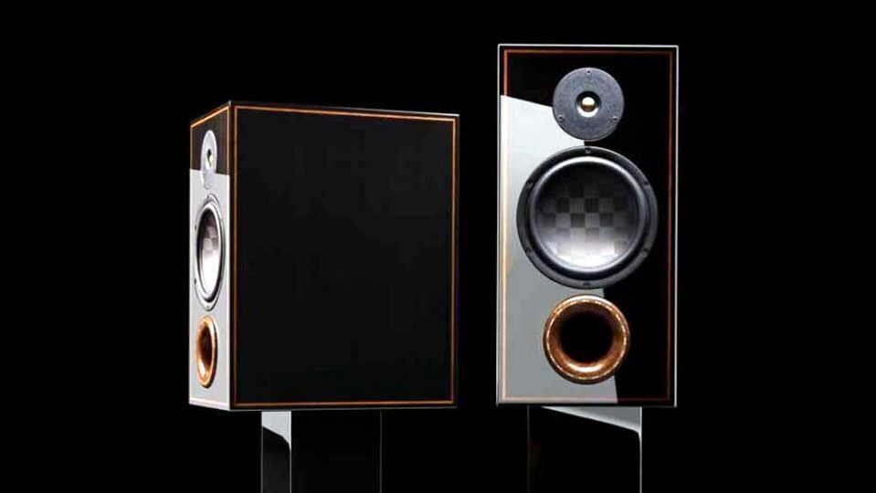 Полочники Lorenzo Audio The Essence Bravo Collection дополнены системой оптимизации резонансов