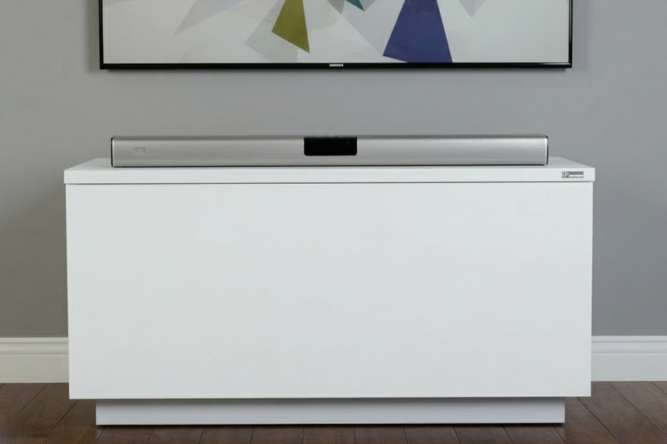 Radiotehnika выпустила AV-тумбу Vector