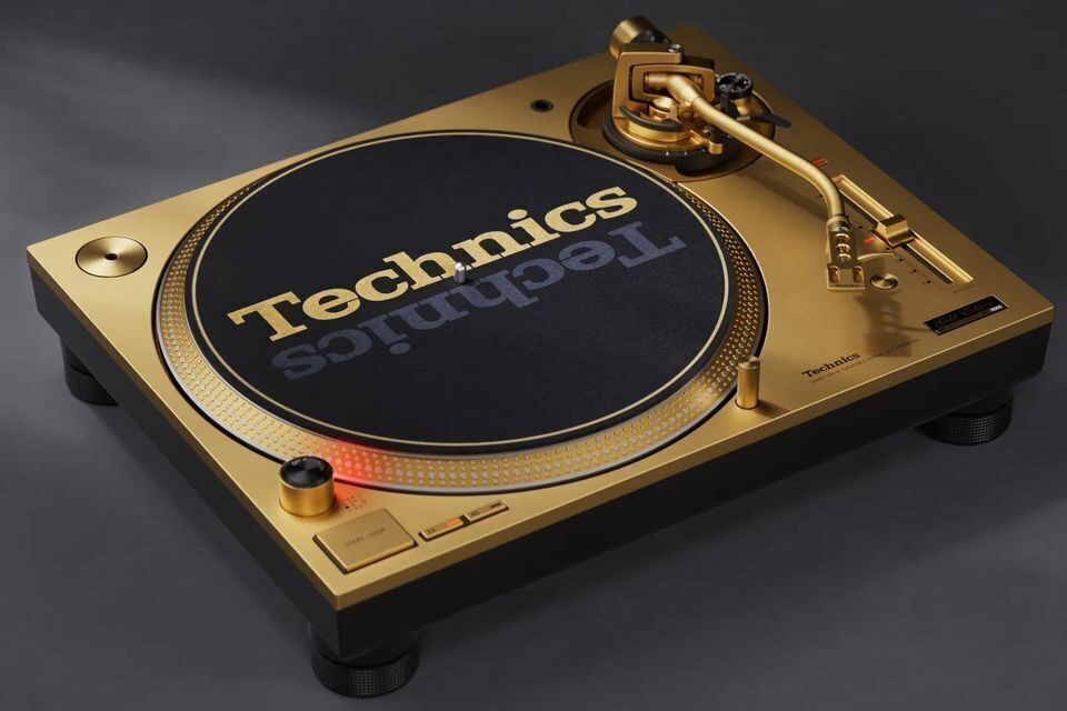 Юбилейный проигрыватель Technics SL-1200 55th Anniversary Edition доступен для заказа в России
