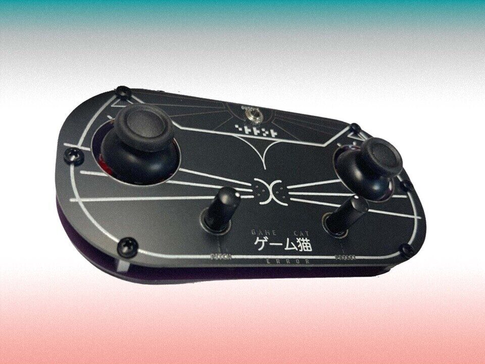 Синтезатор-геймпад Error Instruments Game Cat позволит создавать звуковые эффекты в стиле старых видеоигр